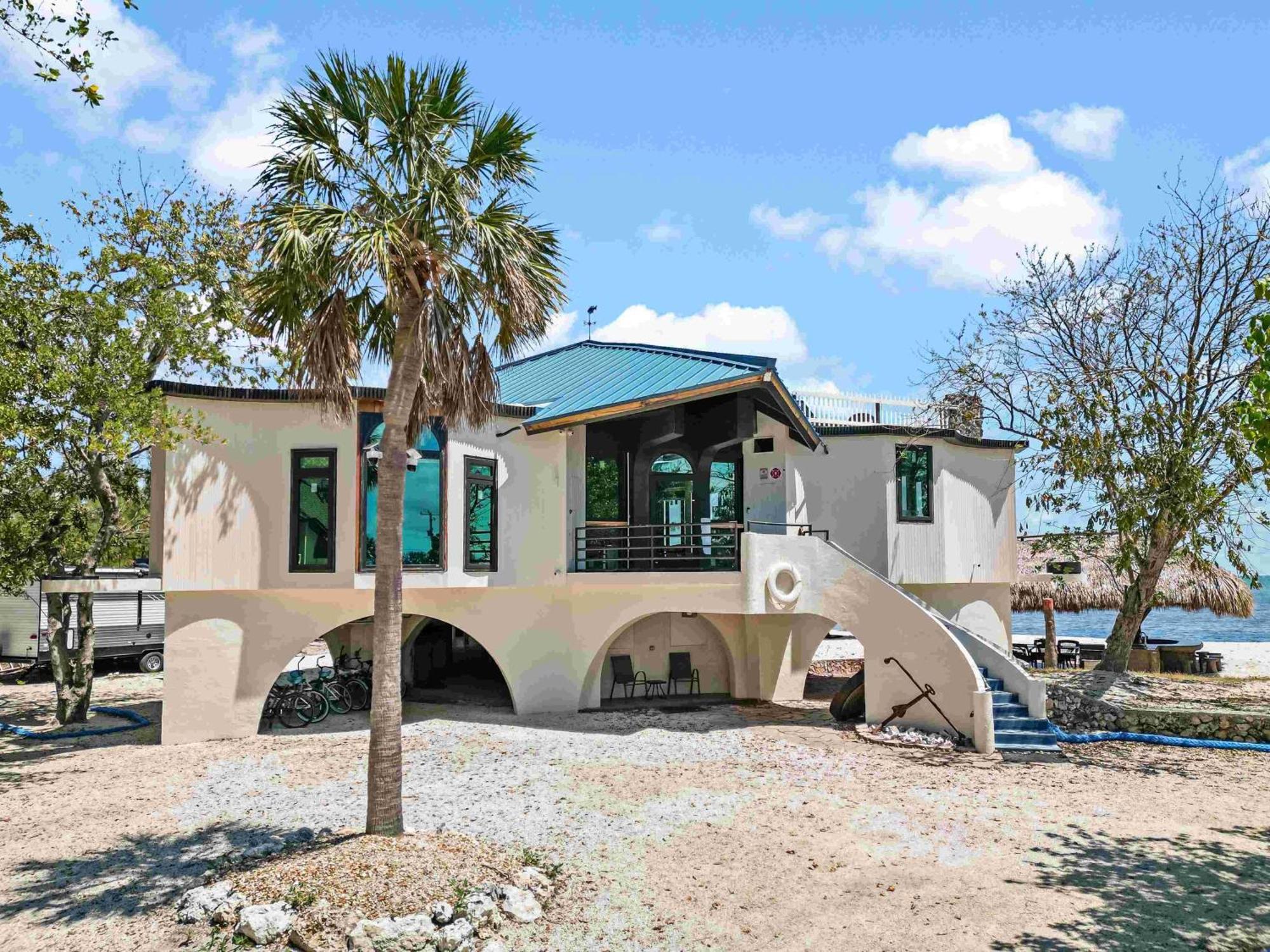 Ocean Depth Room Barnacle Bed And Breakfast Deers Suite Big Pine Key Exterior photo